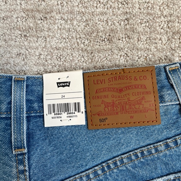 NWT Levi’s 501 Original Cutoff Denim Short, Size 24, Ojai Light Stone - Picture 4 of 10